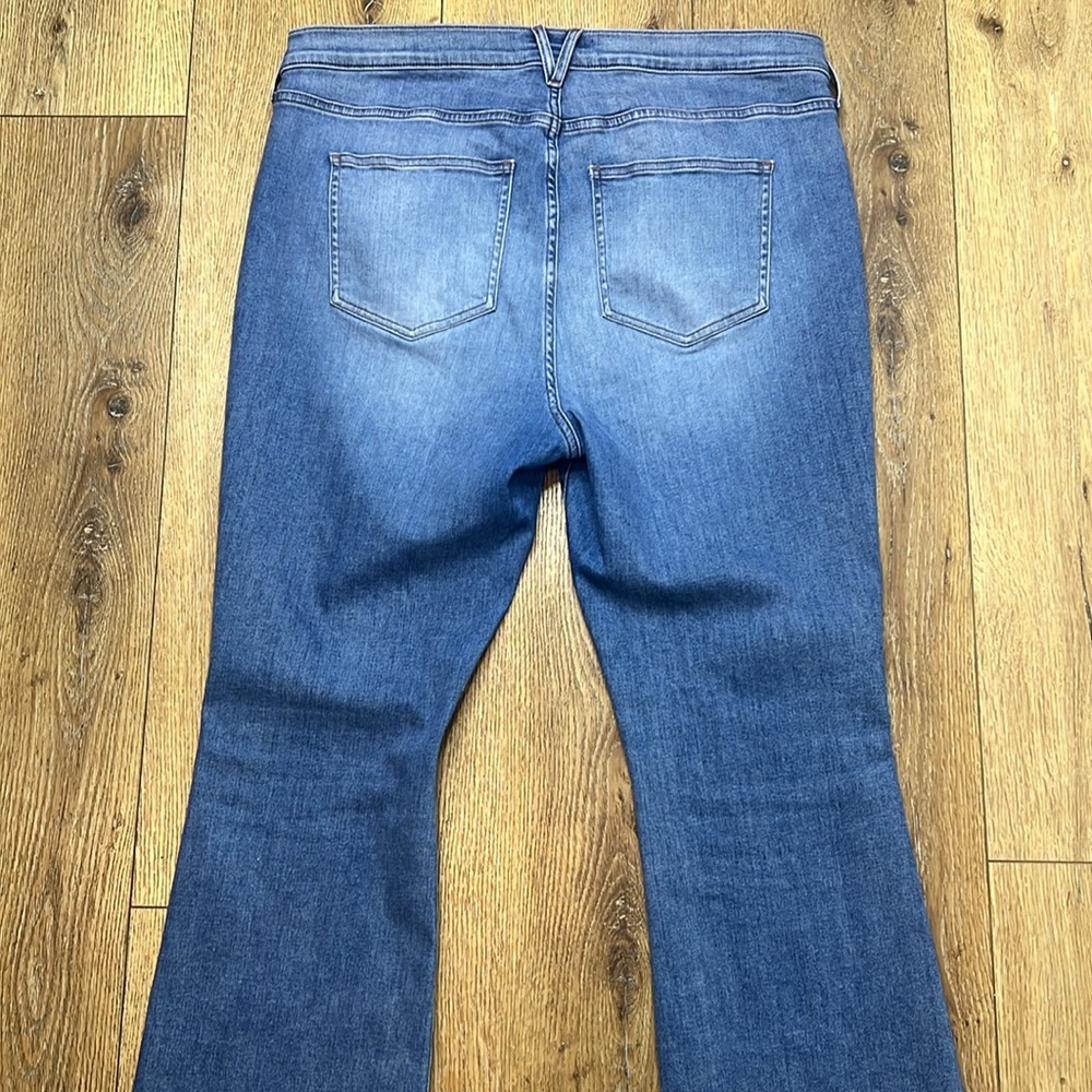 Veronica Beard Mid-Blue Flare Jeans - Picture 6 of 10